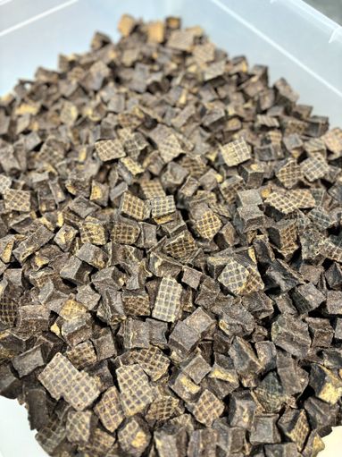 Кубики из говяжьего легкого и рубца. Легкое говяжье, рубец говяжий